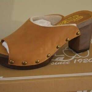 Sbicca Montrose Women’s Chunk Heel Mules Beige Leather Rivet Sandals Size 10 NIB